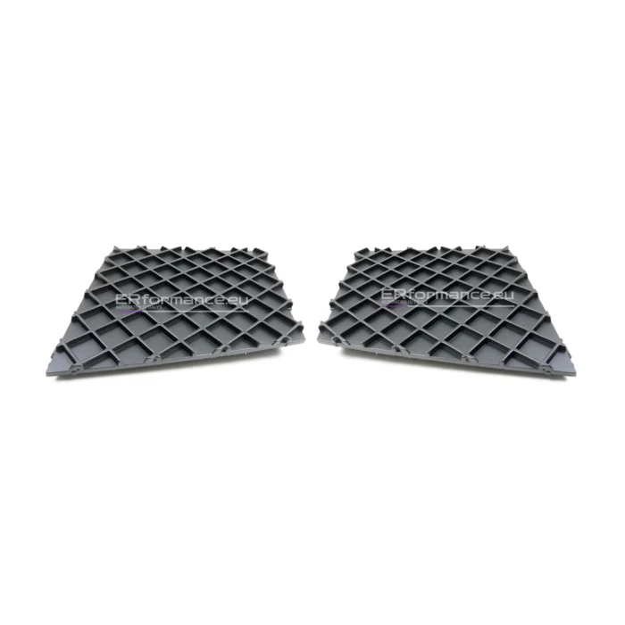 BMW E60 E61 bamperio grotelės padėtos