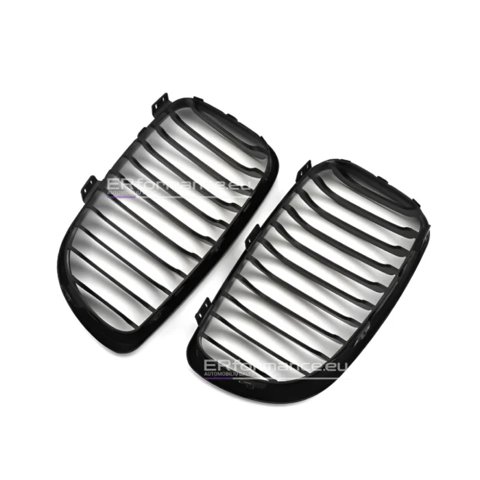 Bmw e81 e82 e87 e88 lci viengubos grotelės juodos blizgios iš galo