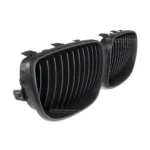 bmw e81 e82 e87 e88 lci viengubos grotelės matinės juodos 07-11 iš šono