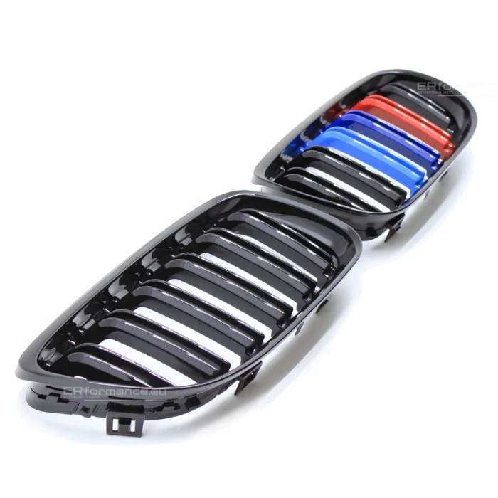 bmw e90 e91 lci dvigubos m stiliaus grotelės blizgios juodos 09-13 iš šono