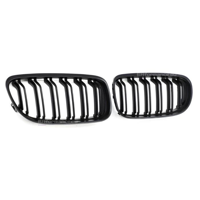 BMW E90 E91 LCI dubultās restes matētas melnas (2009–2013) – no sāniem