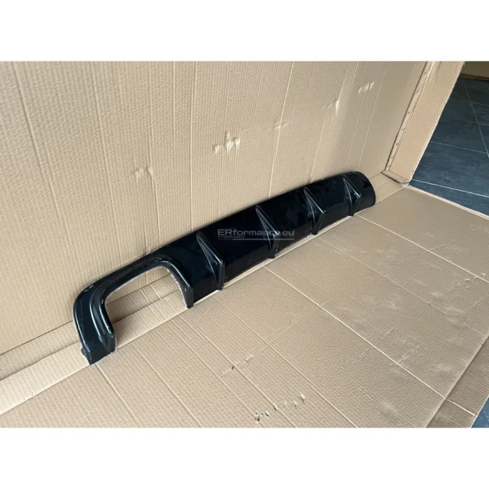 bmw e39 difuzorius viengubas blizgus juodas lci prelci m bamperiui iš kairės