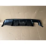 bmw e60 e61 difuzorius viengubas juodas blizgus m bamperiui iš galo