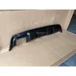 bmw e60 e61 difuzorius viengubas juodas blizgus m bamperiui iš kairės