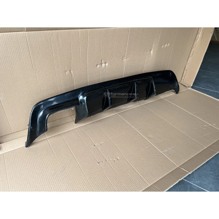 bmw e60 e61 difuzorius viengubas juodas blizgus m bamperiui iš kairės