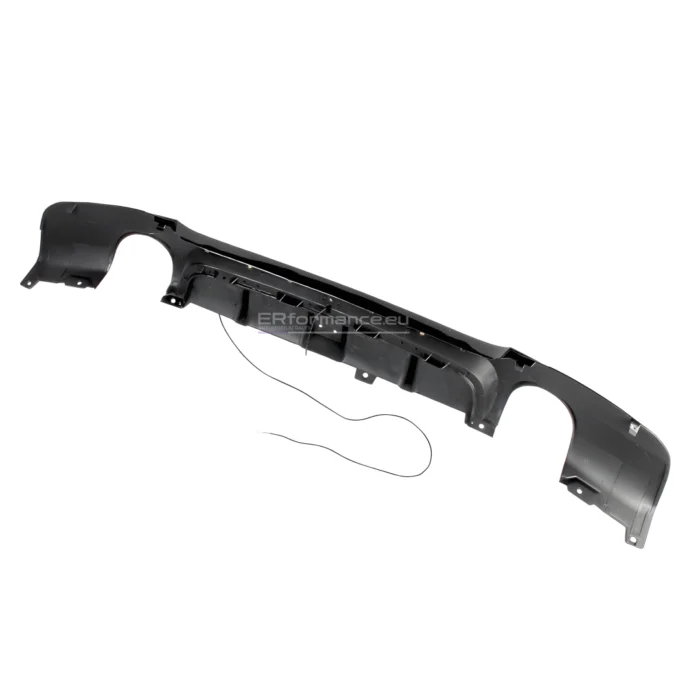 bmw e90 e91 dvigubas difuzorius su led blizgus juodas vidinė dalis