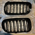 BMW F15 F16 X5 X6 dvigubos grotelės, blizgios juodos (defektas) - Image 2