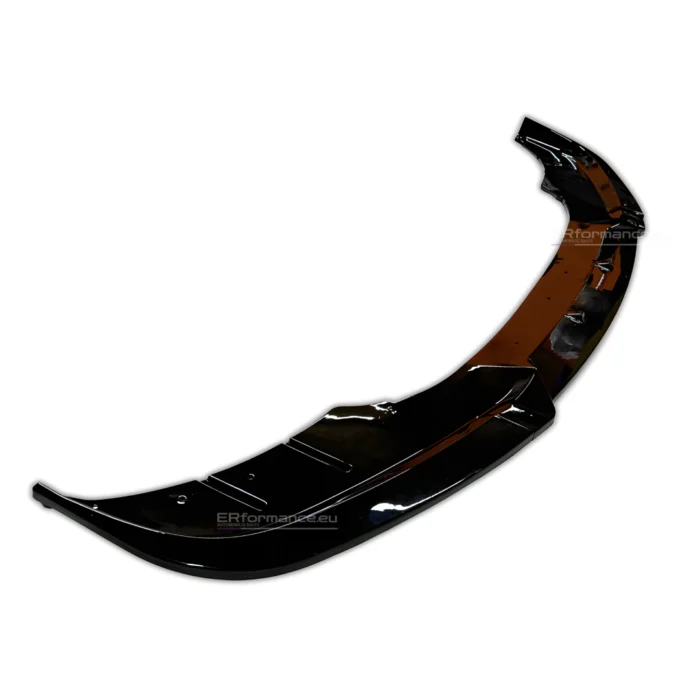 bmw f10 f11 standartinio bamperio lipas lci blizgus juodas iš arti
