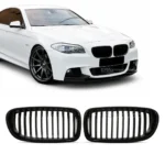 bmw f10 f11 viengubos grotelės blizgios juodos pagrindinė